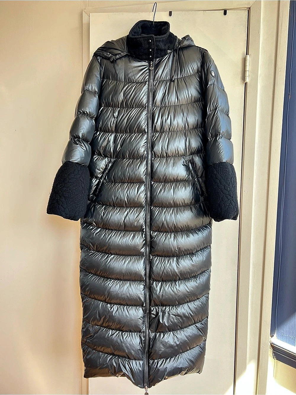 Snowman New York Women'Small Black Puffer Coat Size Small